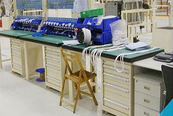 通用汽車(chē)選用浦豐柜業(yè)工作臺